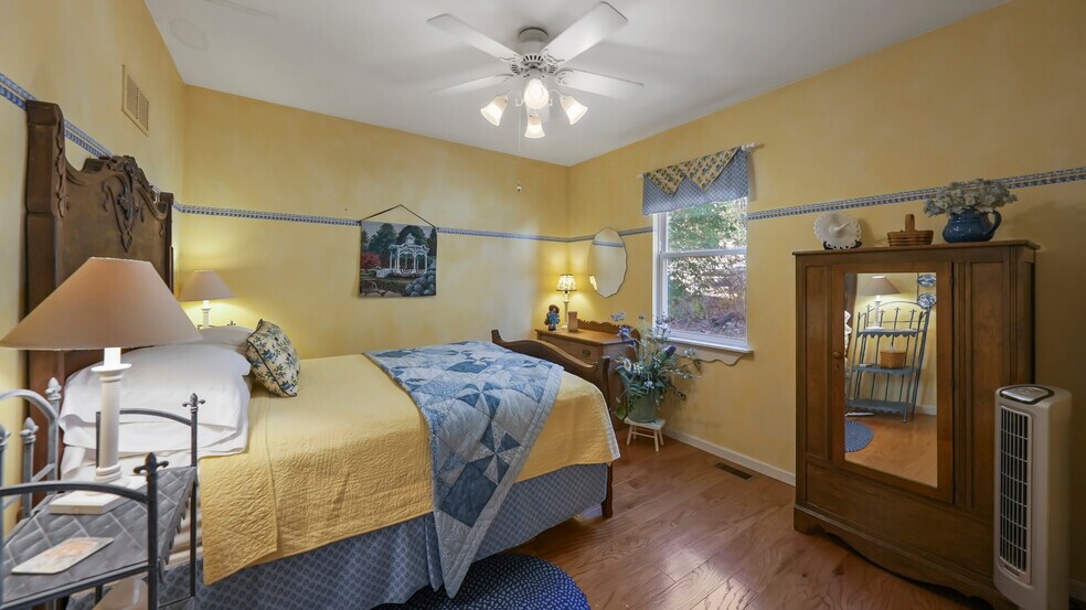 More Photos Of 1117 Dogwood Rd, Lake Ozark Multifamily For Sale