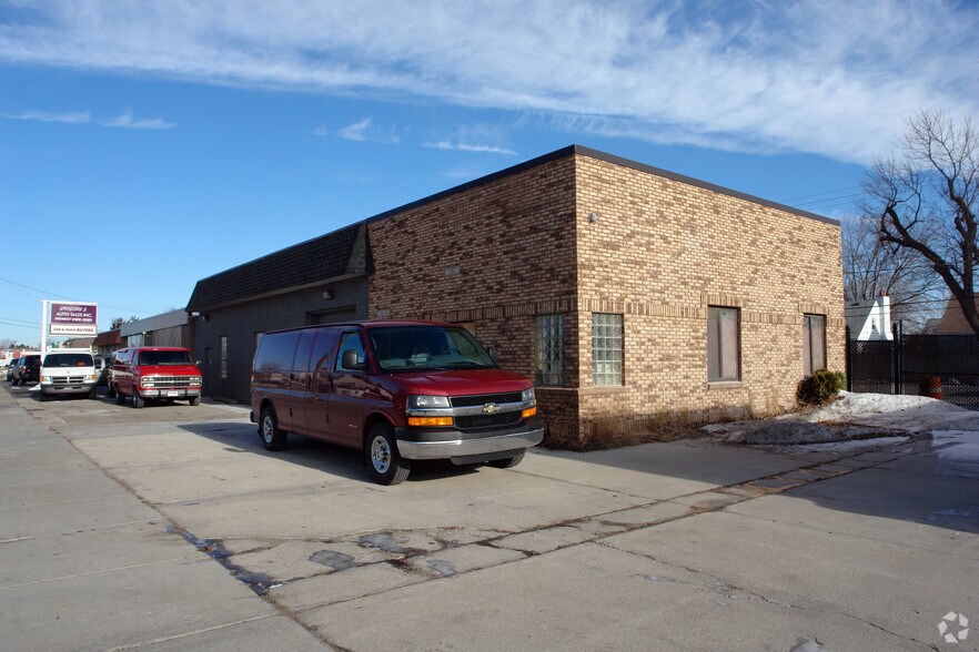 More Photos Of 28620 Utica Rd, Roseville Auto Dealership For Sale