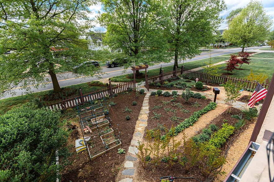 More Photos Of 404 Allegheny Ave, Towson Office For Sale