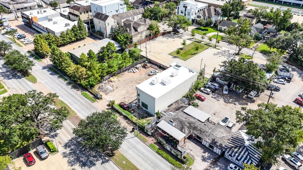 More Photos Of 2235 Richmond Ave, Houston Storefront For Lease