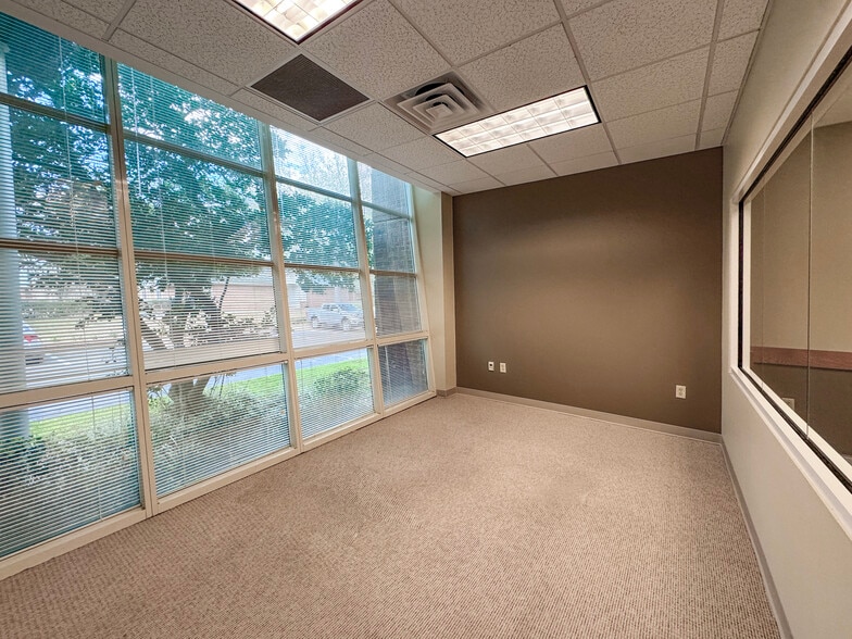 More Photos Of 4141 E Southpoint Dr, Jacksonville Medical For Lease