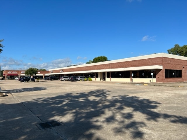 More Photos Of 4500-4506 Highway 6, Sugar Land Freestanding For Lease