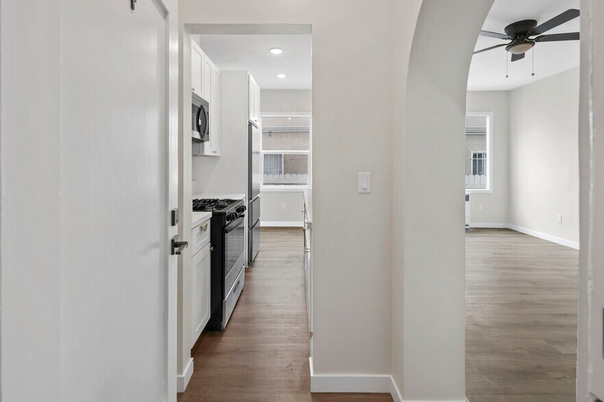 More Photos Of 1827 E 4th St, Long Beach Apartments For Sale