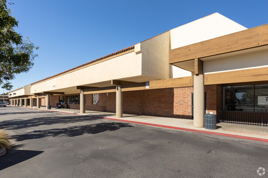 More Photos Of 453 Carmen Dr, Camarillo General Retail For Lease