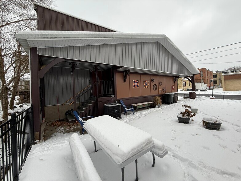 More Photos Of 106 Water St, Lake Mills General Retail For Sale