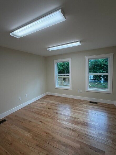 More Photos Of 84 E. Chatham St, Pittsboro Office For Lease