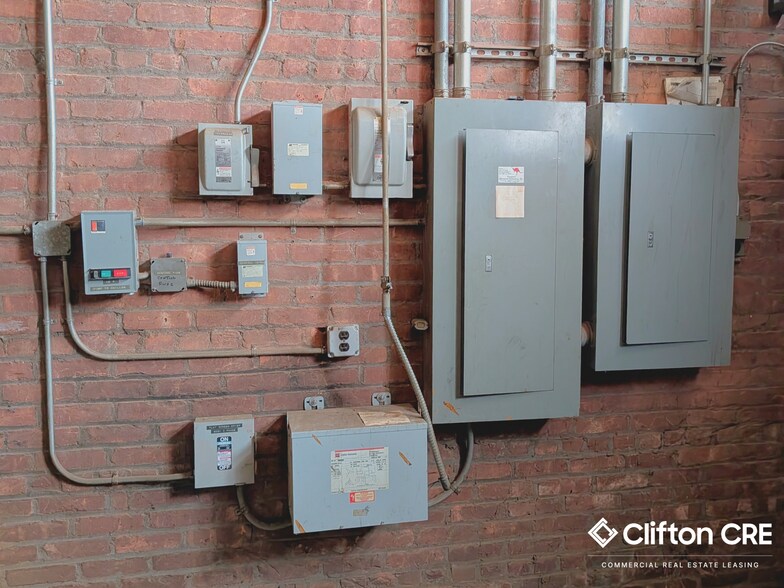 More Photos Of 19-37 Delaware Ave, Passaic Warehouse For Lease