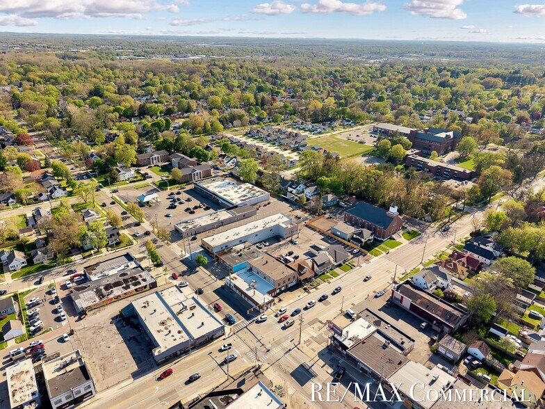More Photos Of 2007 Eastern Ave SE, Grand Rapids Office For Sale