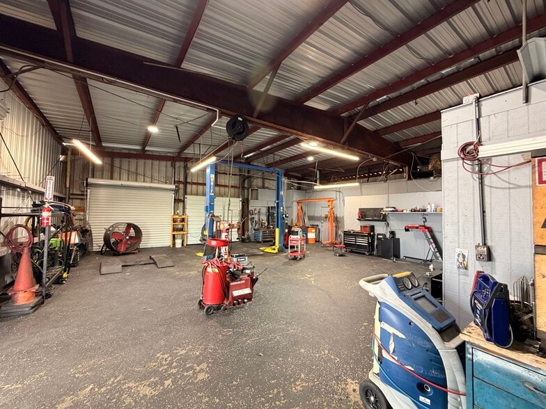 More Photos Of 5100 34th St N, Saint Petersburg Auto Repair For Sale