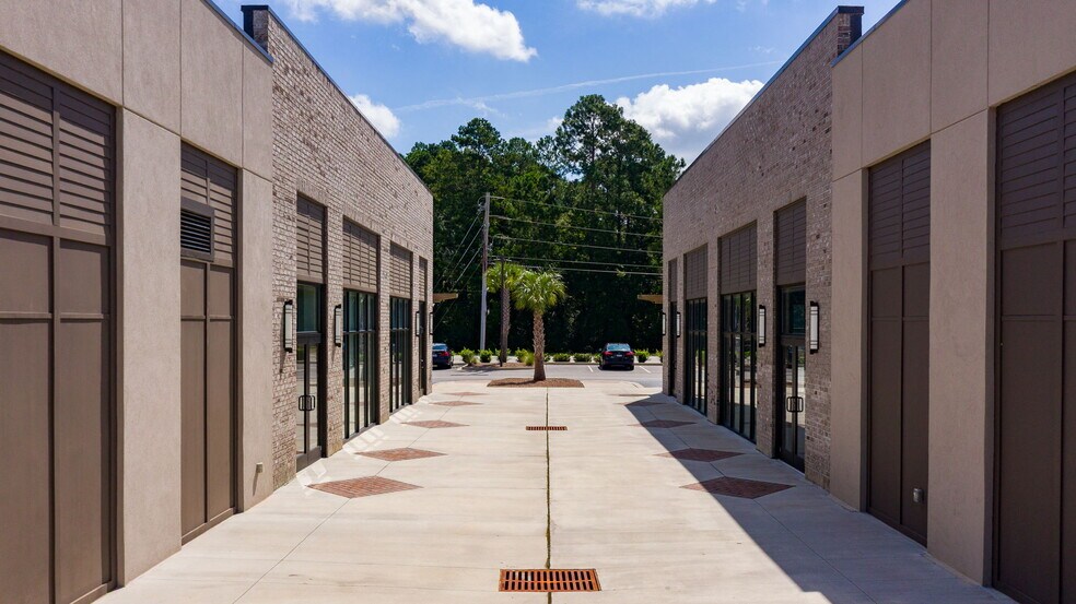 More Photos Of 48 Terrace Dr, Ridgeland Storefront Retail Office For Lease