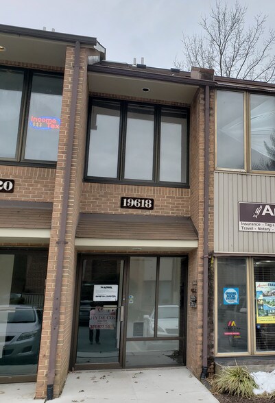 More Photos Of 19618-19620 Club House Rd, Gaithersburg Office For Lease