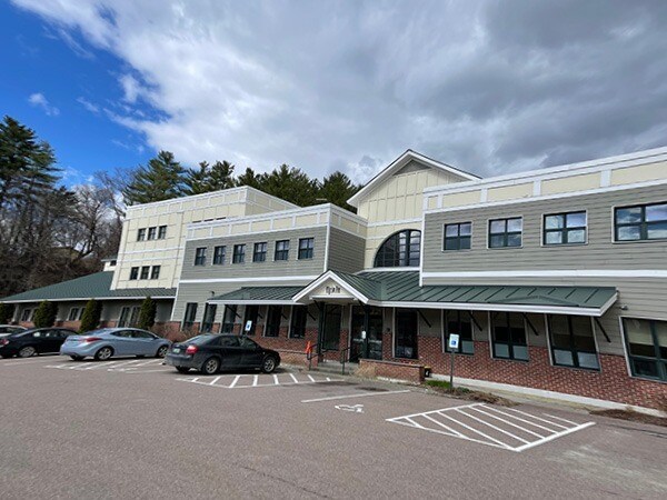More Photos Of 5 Pilgrim Park Rd, Waterbury Office For Lease