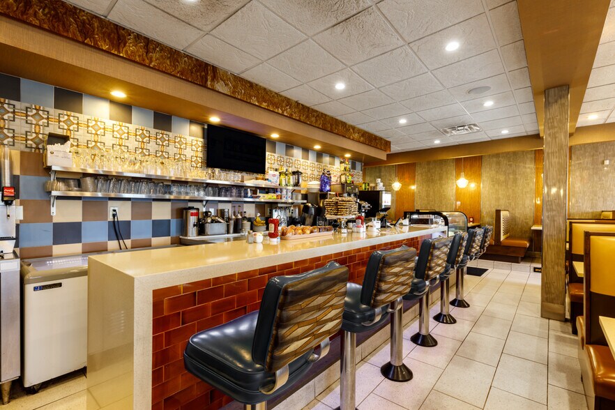 More Photos Of 245 Merrick Rd, Lynbrook Restaurant For Sale