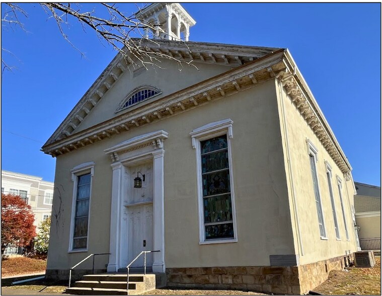 More Photos Of 14 Park Ave, Chalfont Restaurant For Lease