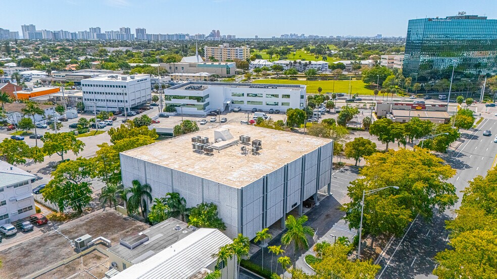 More Photos Of 5100 N Federal Hwy, Fort Lauderdale Office For Sale