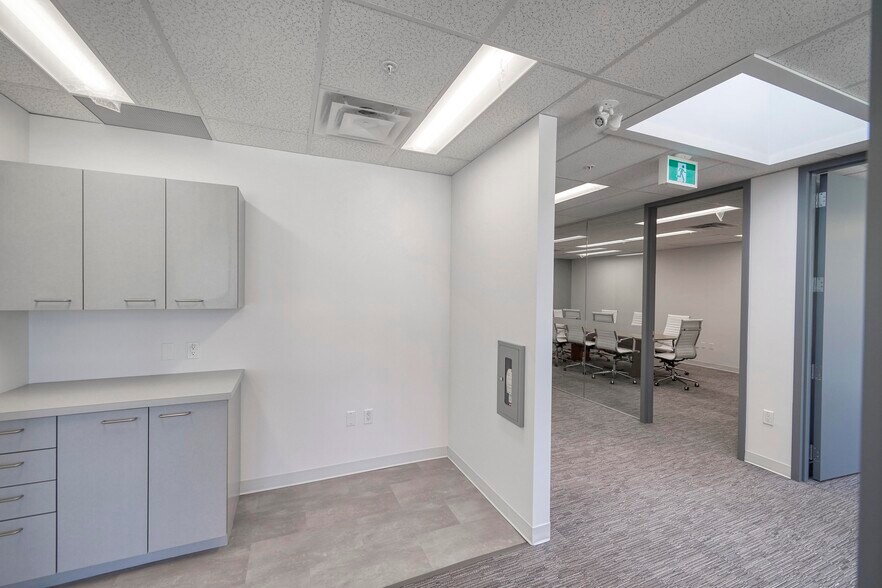 More Photos Of 200 Rivercrest Dr SE, Calgary Medical For Lease