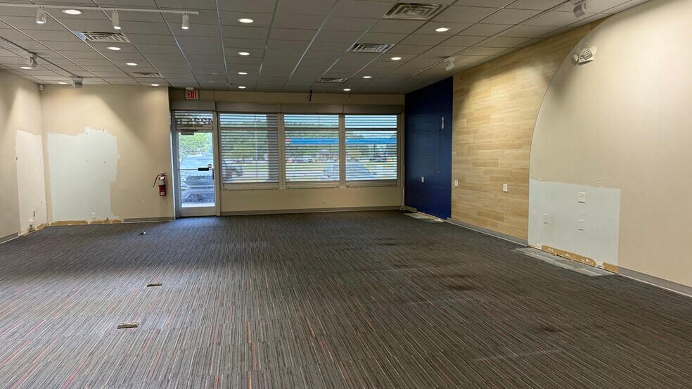 More Photos Of 4225D Winterville Pky, Winterville Freestanding For Lease