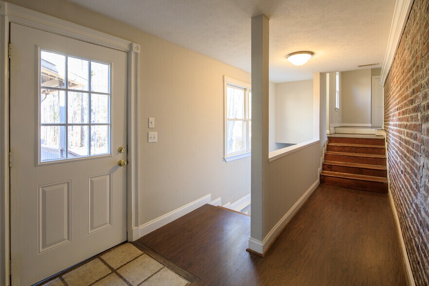 More Photos Of 3890 Steve Tate Rd, Marble Hill Office Residential For Sale