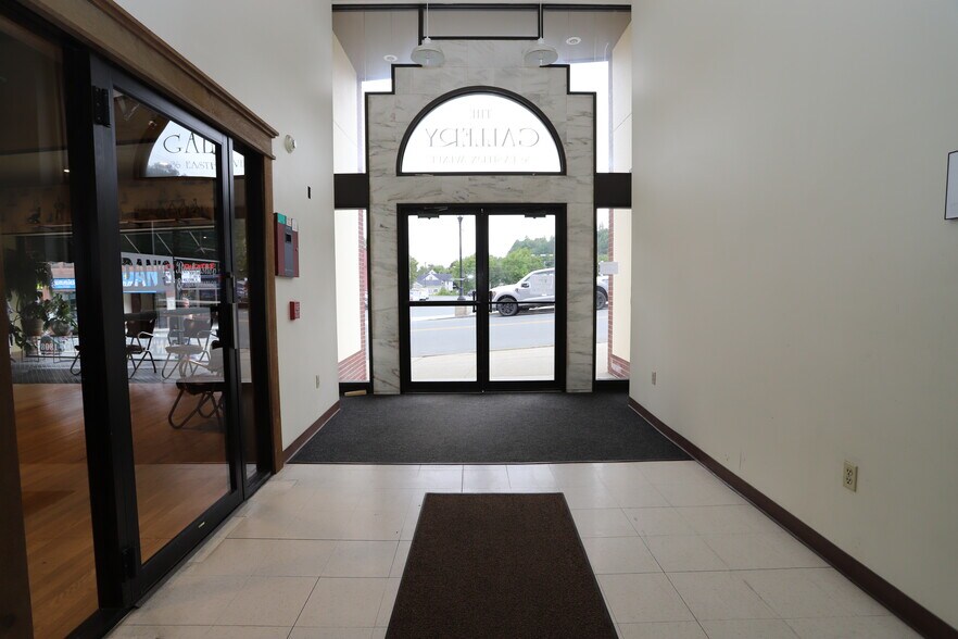 More Photos Of 36 Eastern Ave, Saint Johnsbury Office For Sale