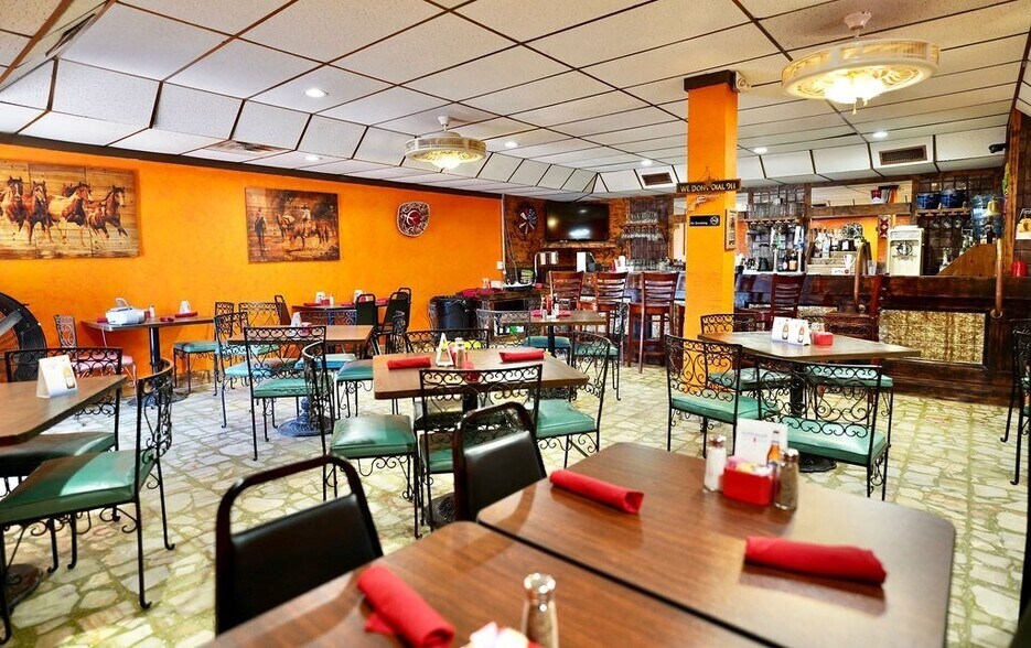 More Photos Of 206 NW 4th St, Big Spring Restaurant For Sale