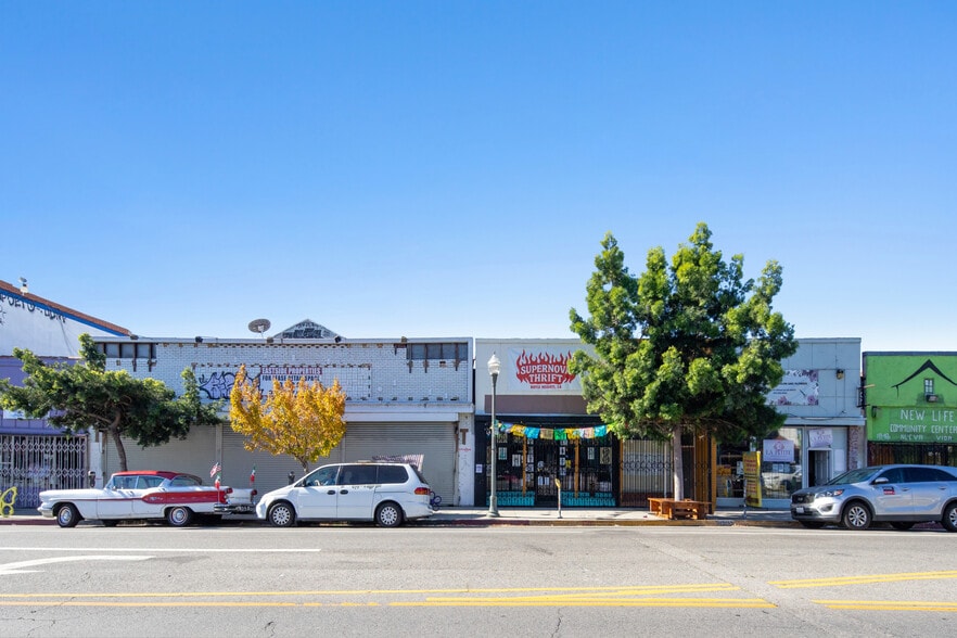 Primary Photo Of , Los Angeles General Retail For Sale