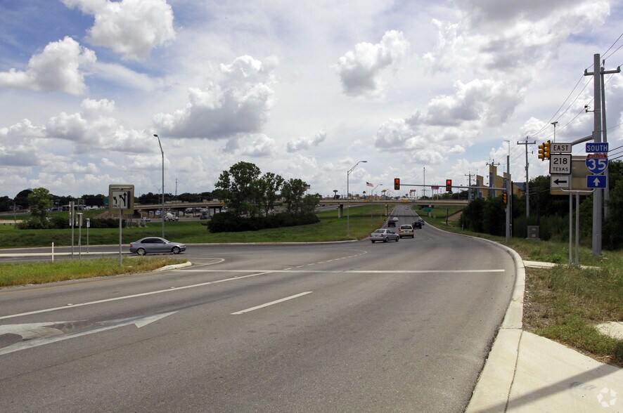 More Photos Of 13905 N I-35, San Antonio Unknown For Lease