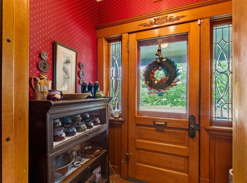 More Photos Of 908 Michigan St, Sturgeon Bay Hospitality For Sale