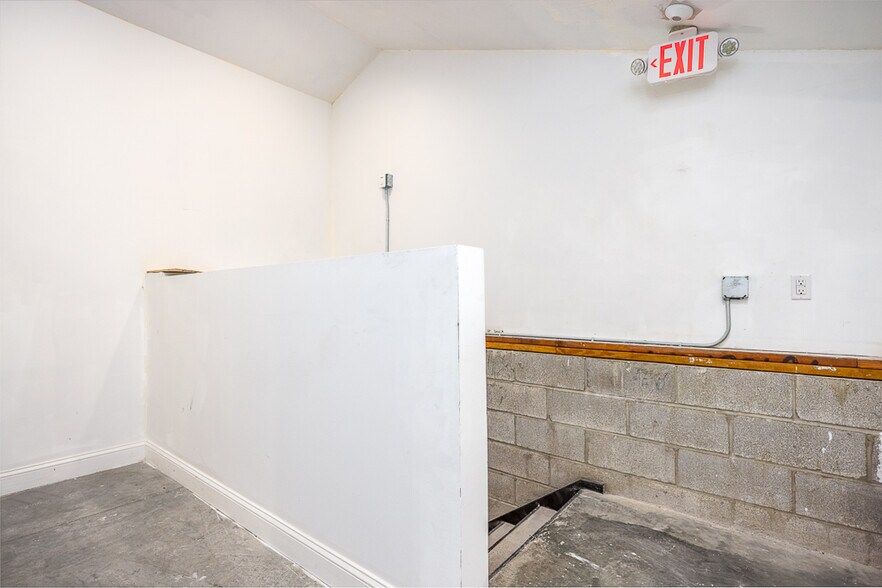 More Photos Of 1 Ten Eyck St, Stony Point General Retail For Sale