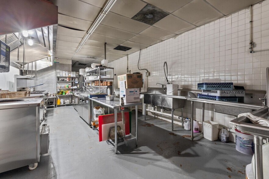 More Photos Of 1716 W Andrew Johnson Hwy, Morristown Restaurant For Sale