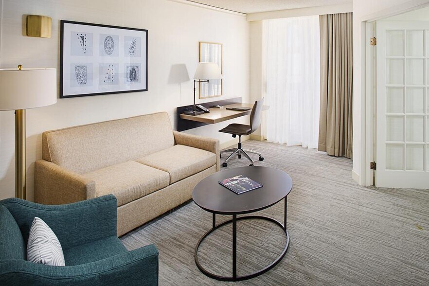 More Photos Of 6120 Peachtree Dunwoody Rd, Atlanta Hotel For Sale