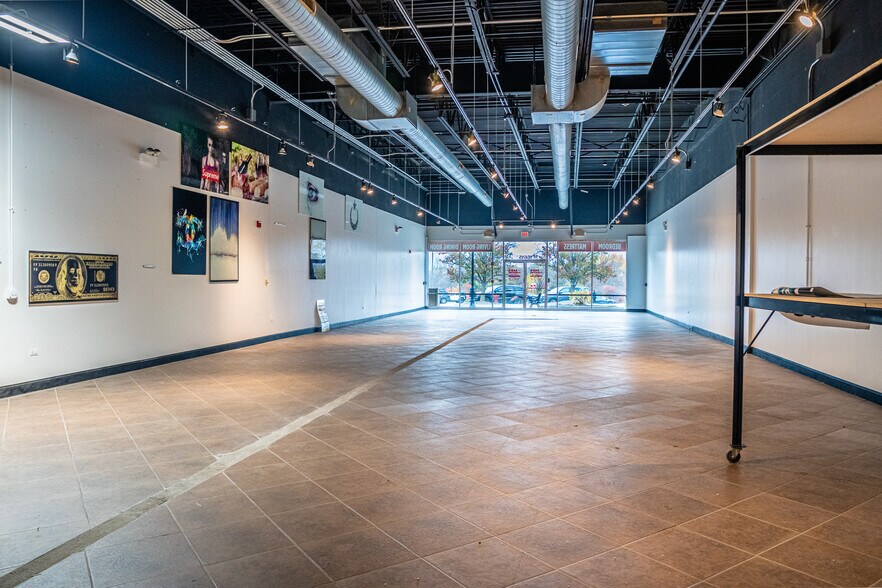 More Photos Of 16521-16615 W 159th St, Lockport Storefront For Lease