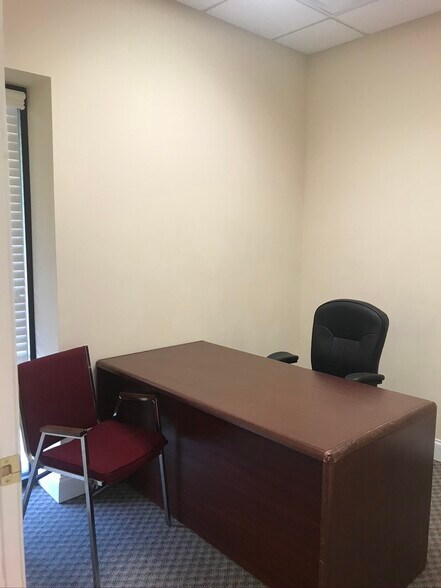 More Photos Of 1459B Field Park Cir, Marietta Flex For Lease