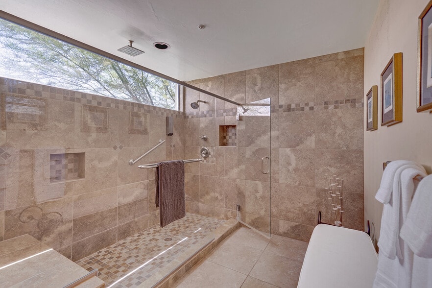 More Photos Of 67590 Jones Rd, Cathedral City Hotel For Sale