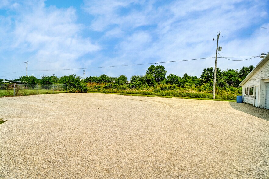 More Photos Of 211 S Greenlawn Ave, Elida Warehouse For Sale