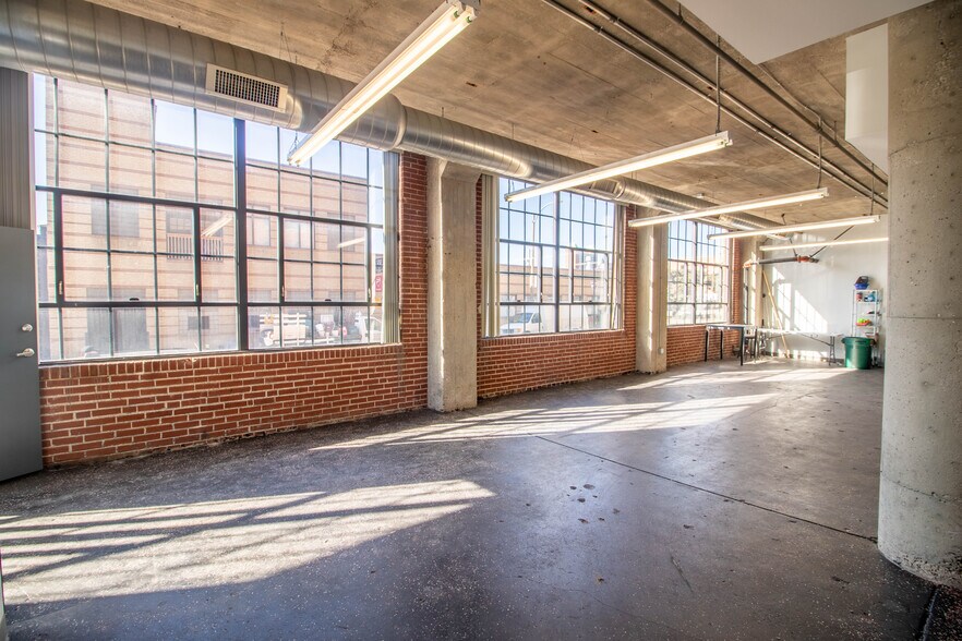More Photos Of 510 N Theresa Ave, Saint Louis General Retail For Lease