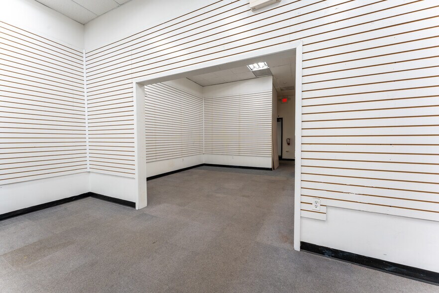 More Photos Of 240 US Highway 206, Flanders Restaurant For Lease