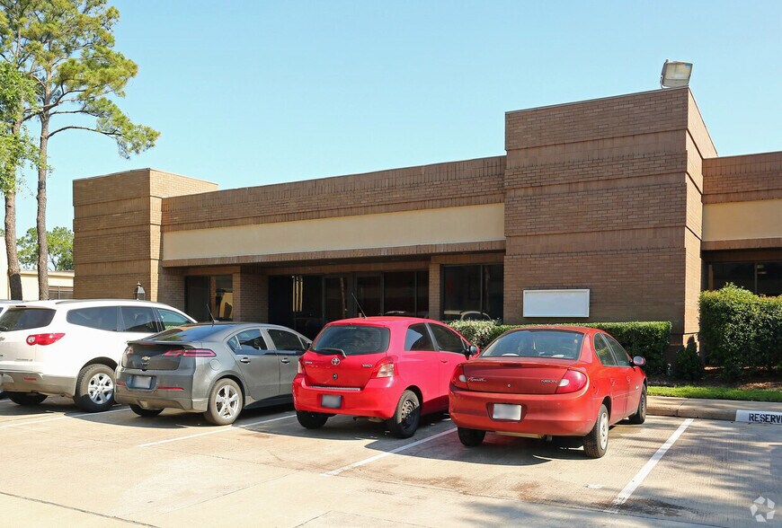 More Photos Of 9802 Whithorn Dr, Houston Office For Sale