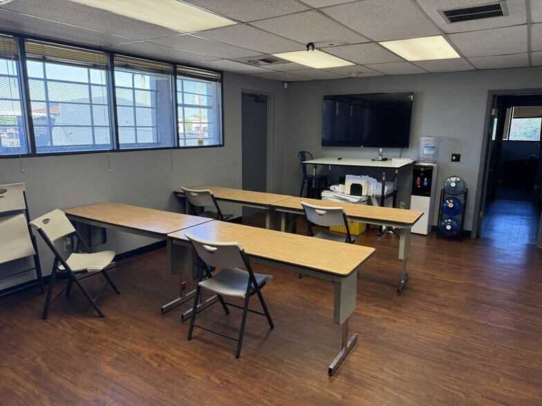 More Photos Of 5815 N Black Canyon Hwy, Phoenix Medical For Lease