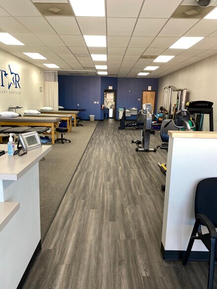 More Photos Of 17302-17330 Highway 3, Webster Unknown For Lease