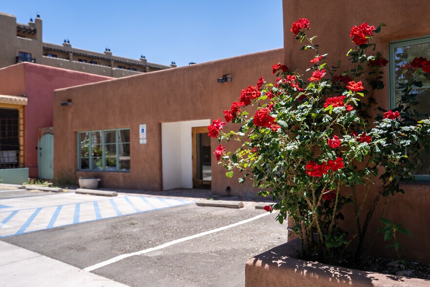 More Photos Of 310 Johnson St, Santa Fe Specialty For Sale