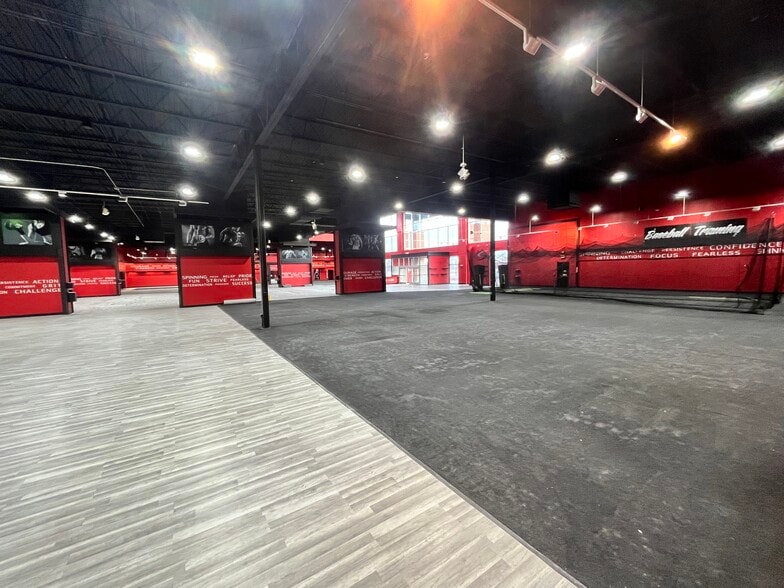 More Photos Of 731-871 Erica Ln, Yorkville Freestanding For Lease