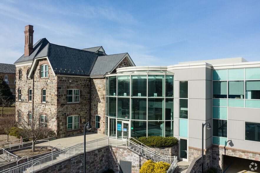 More Photos Of 535 Springfield Ave, Summit Office For Lease