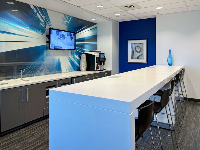 More Photos Of 4711 Yonge St, Toronto Coworking Space