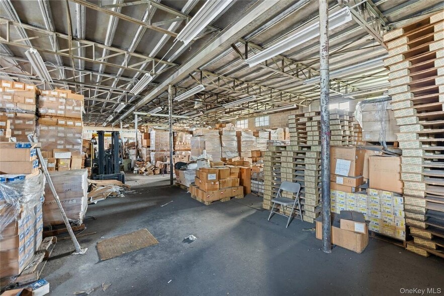 More Photos Of 1113-1125 Prospect Ave, West Islip Warehouse For Sale