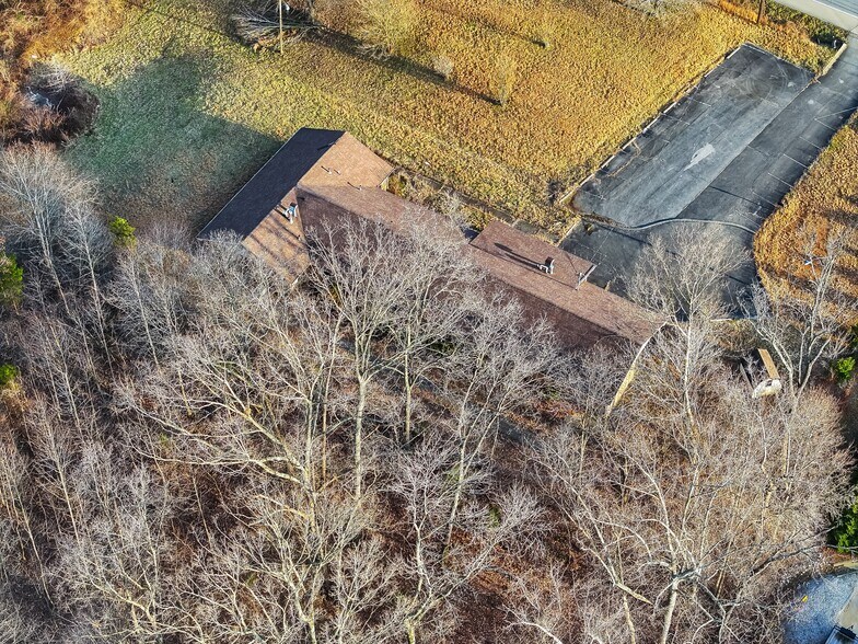 More Photos Of 2425 Highway 41A Byp, Clarksville Light Distribution For Sale