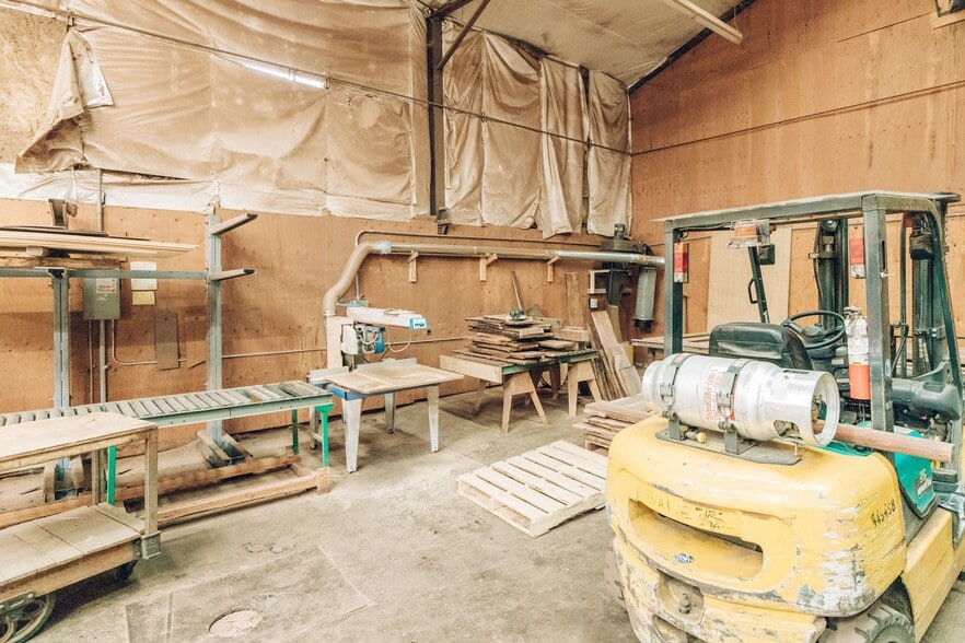 More Photos Of 5165-5275 NW Saint Helens Rd, Portland Manufacturing For Lease