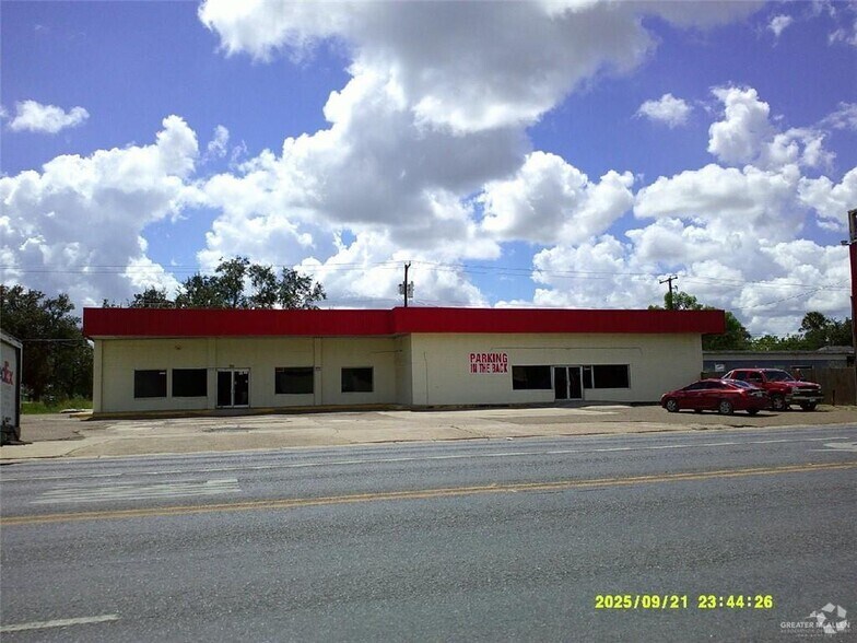 Primary Photo Of 100 Santa Rosa Ave, Edcouch Convenience Store For Sale