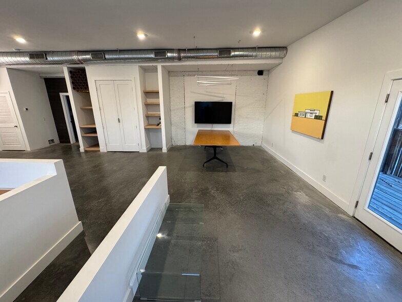 More Photos Of 2610 Westwood Dr, Nashville Office For Lease