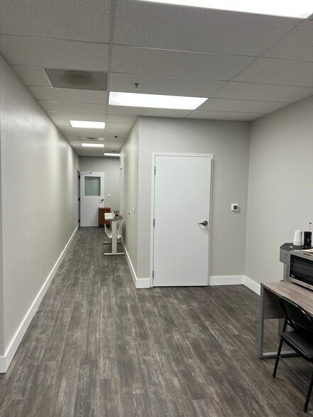 More Photos Of 128 Commercial Dr, Mooresville Warehouse For Lease