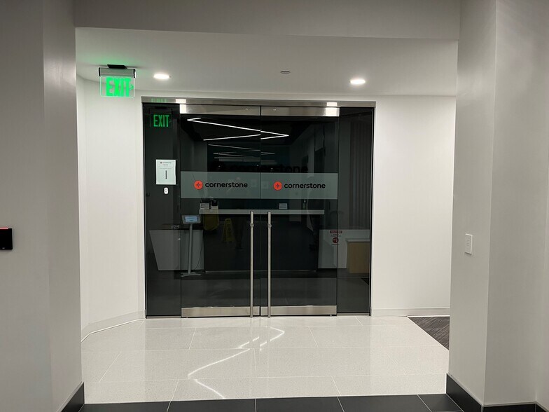 More Photos Of 75-95 W Towne Ridge Pky, Sandy Office For Lease